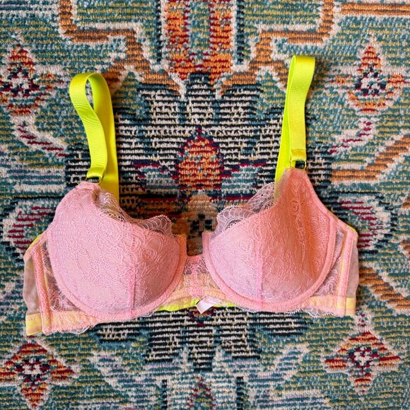 Dora Larsen Lotte Lace Pink and Green Bra 36B - Picture 2 of 5